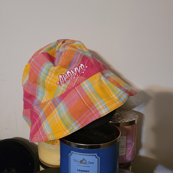 LOT of 4 Girl's Hats - Picture 6 of 6